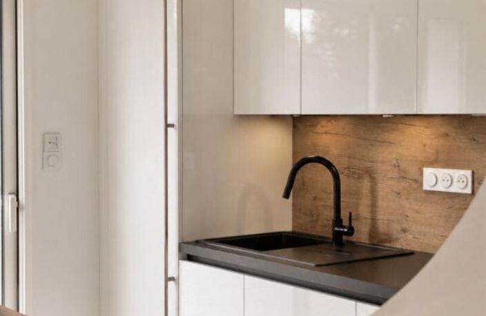 10 min de Vannes · Élégante maison rénovée · Sous-sol complet · Commerces à pied · Theix — photo 5