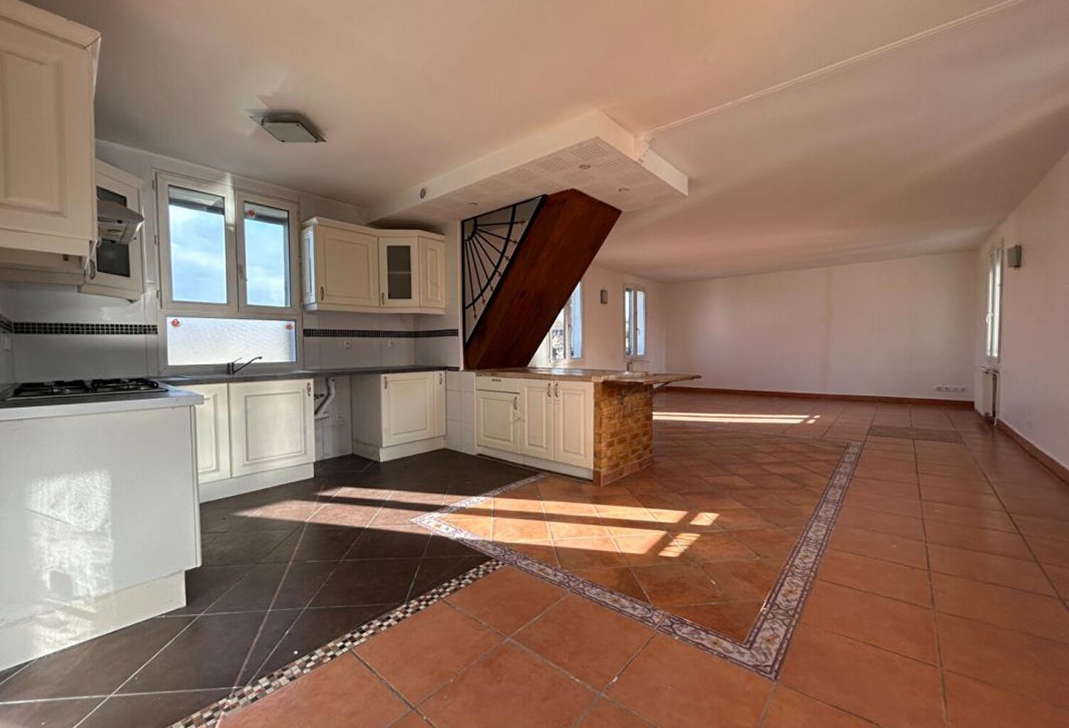 14100 Lisieux  Appartement Duplex 6 pièces 132 000 Euros — photo 1