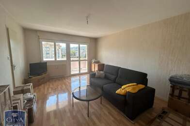 Appartement 3 pièces 817 €