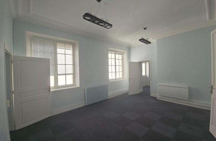Location bureau  264 m² à Tours (37000) — photo 2