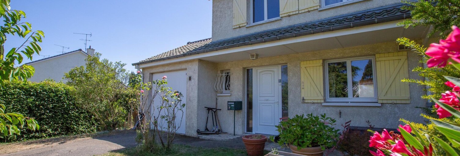 Maison 5 Pièces 118 m² à vendre à Le Mesnil-Saint-Denis (78320)