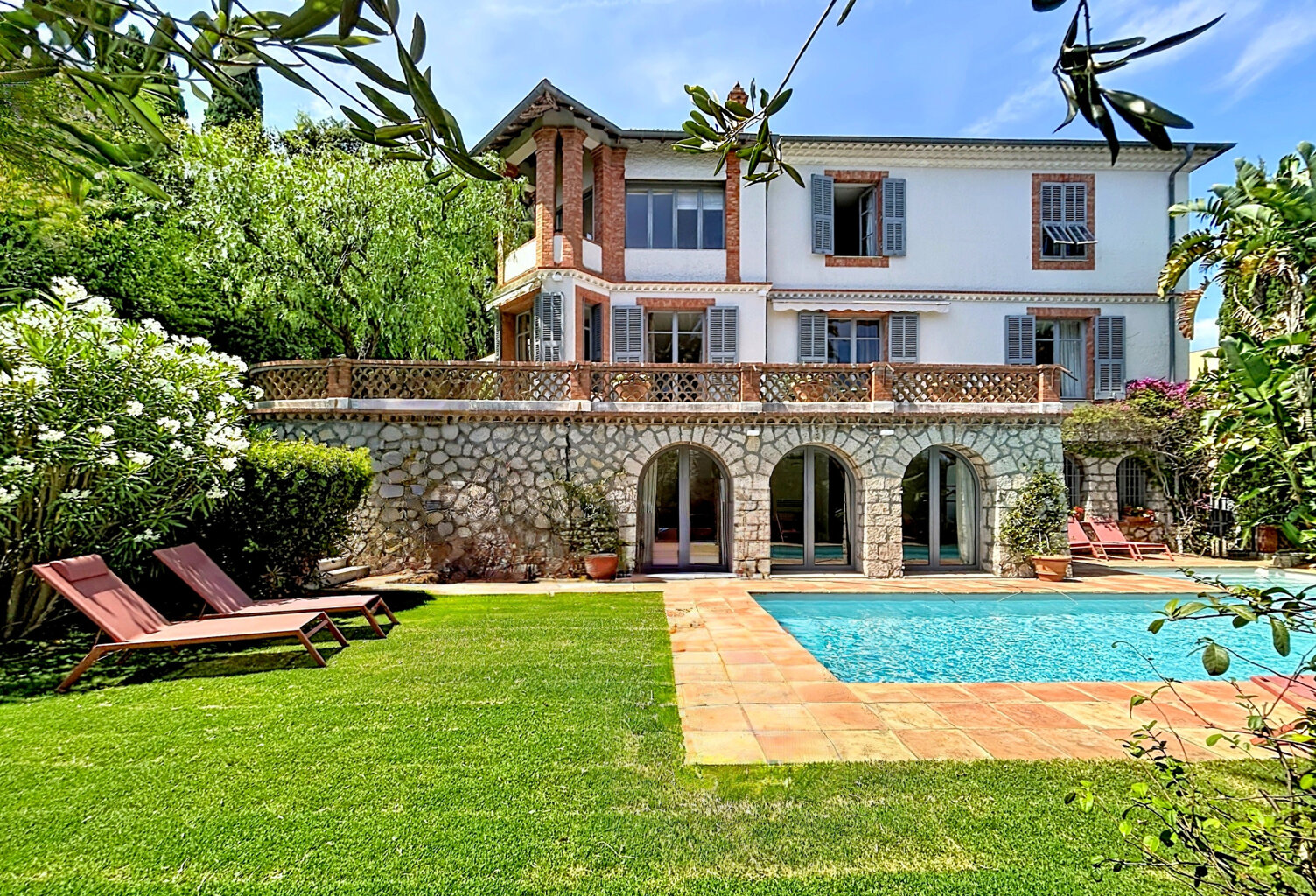 CANNES CROIX-DES-GARDES. SUPERBE VILLA BELLE EPOQUE. — photo 1