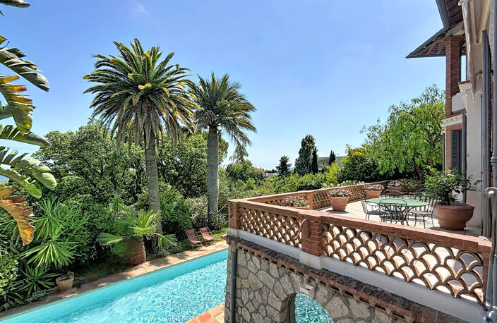 CANNES CROIX-DES-GARDES. SUPERBE VILLA BELLE EPOQUE. — photo 2