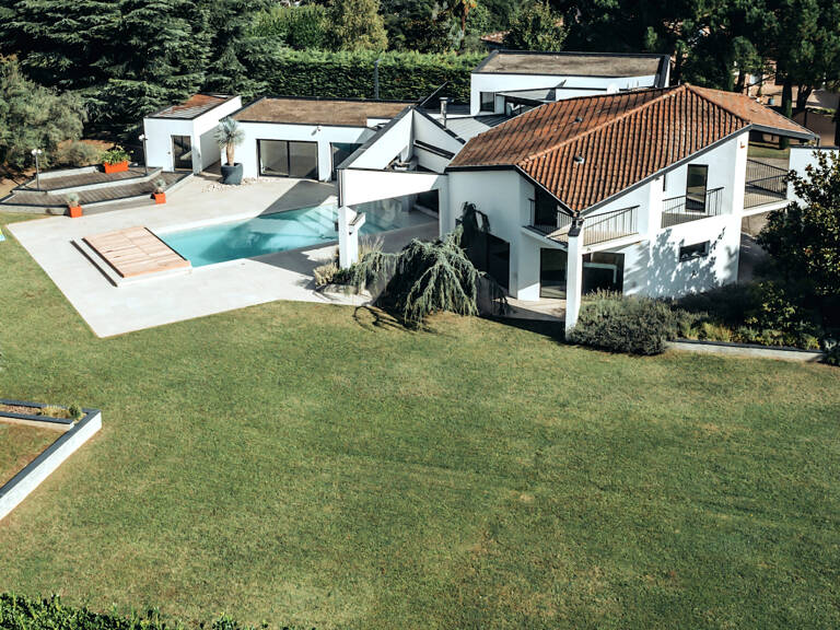 ST CYR AU MT D'OR - Maison d'architecte de 353m2 sur 3000m2 — photo 1