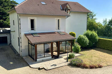 Maison 6 pièces 1800 €