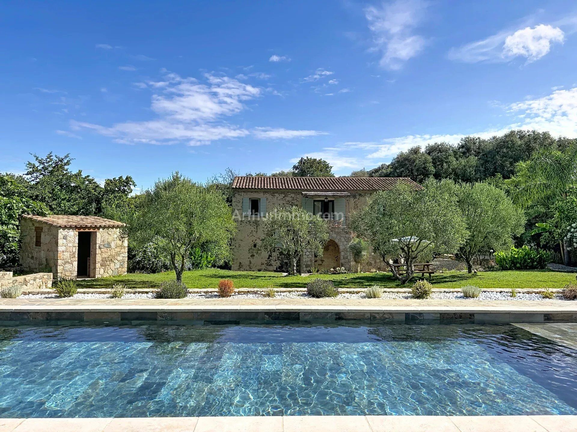 Maison 5 pièces 155 m² · à Aregno · 155 m² · 2 000 000 €