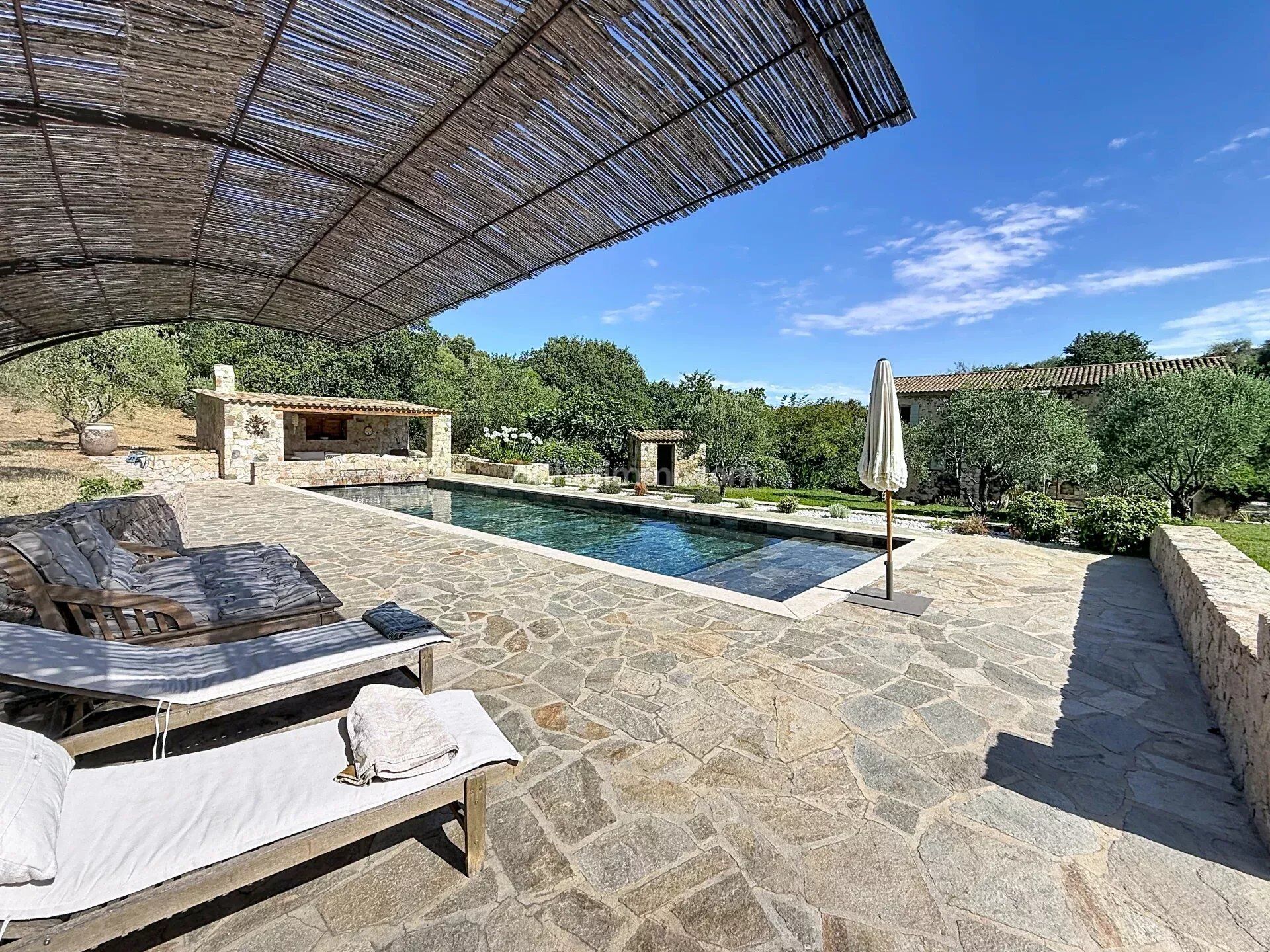 Maison 5 pièces 155 m² · à Aregno · 155 m² · 2 000 000 €