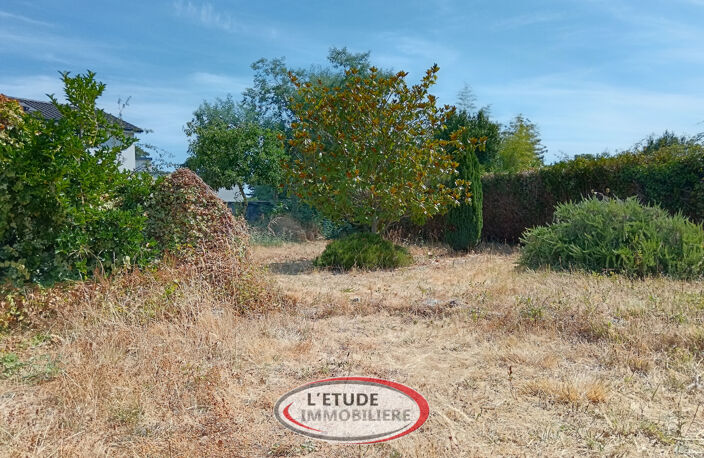 Carquefou/bourg : terrain constructible d'environ 330 m2 — photo 2