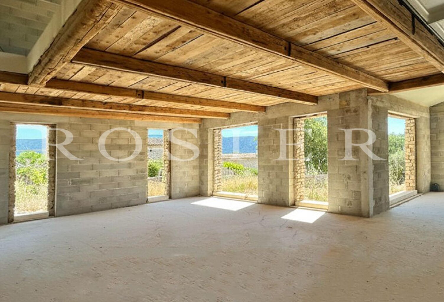 Maison en construction de 180 m² avec jardin et vue — photo 1