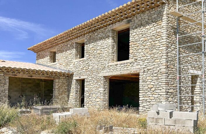 Maison en construction de 180 m² avec jardin et vue — photo 2