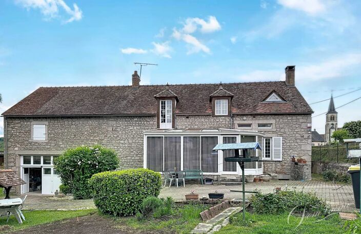 Maison de campagne en pierres au cœur de la campagne bourguignon — photo 2