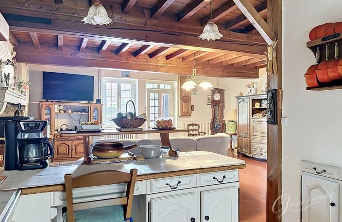 Maison de campagne en pierres au cœur de la campagne bourguignon — photo 5