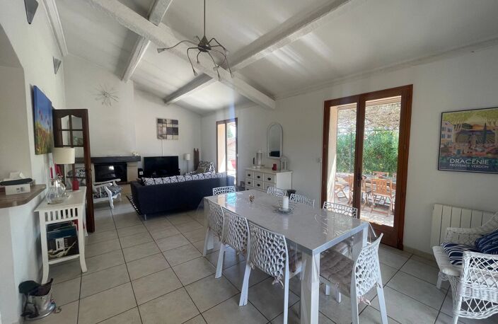 EXCLUSIVITÉ - VILLA AVEC 115,78 M² HABITABLES ET 165,04 M² DE TERRASSES — photo 3
