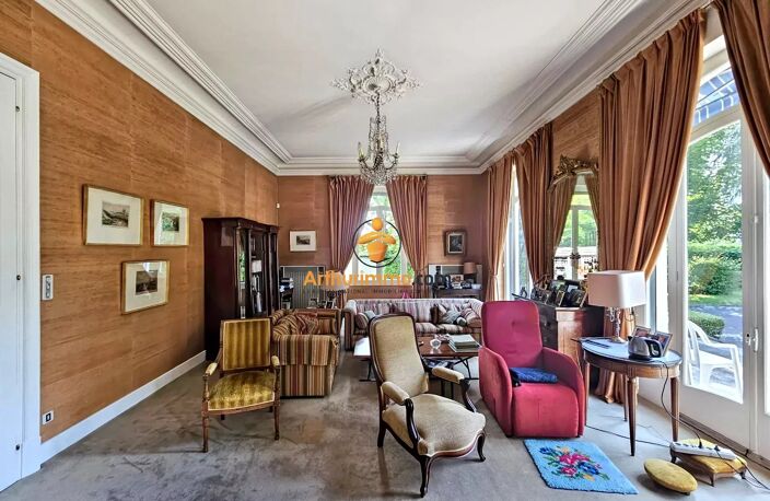 ? À Vendre – Maison de Maître au Cœur du Quartier de l'Ormeau — photo 2