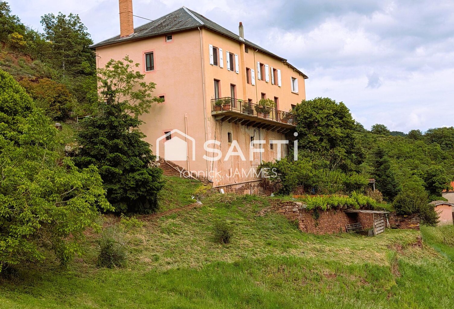 Ancienne auberge au fort potentiel — photo 1