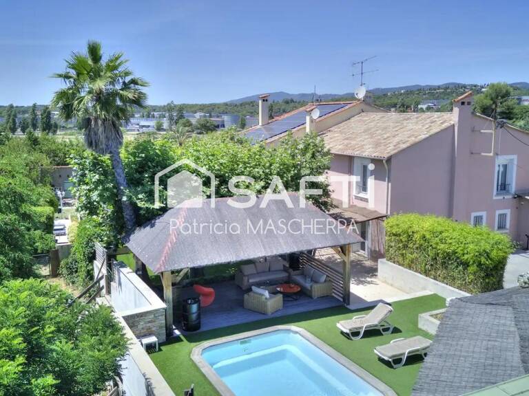 FREJUS JOLIE VILLA 3 CHAMBRES AVEC PISCINE POOL HOUSE JARDIN ET BOULODROME — photo 1