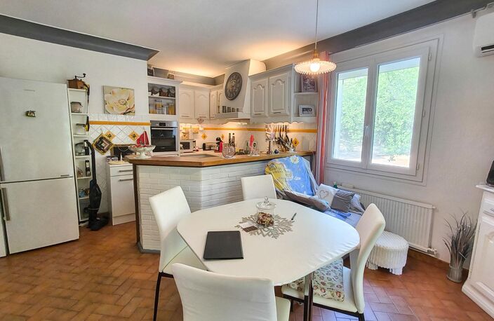 maison familiale avec 2500 m2 terrain construtible — photo 3