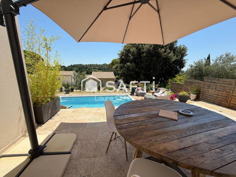 Maison de plain-pied, très récente avec piscine — photo 1