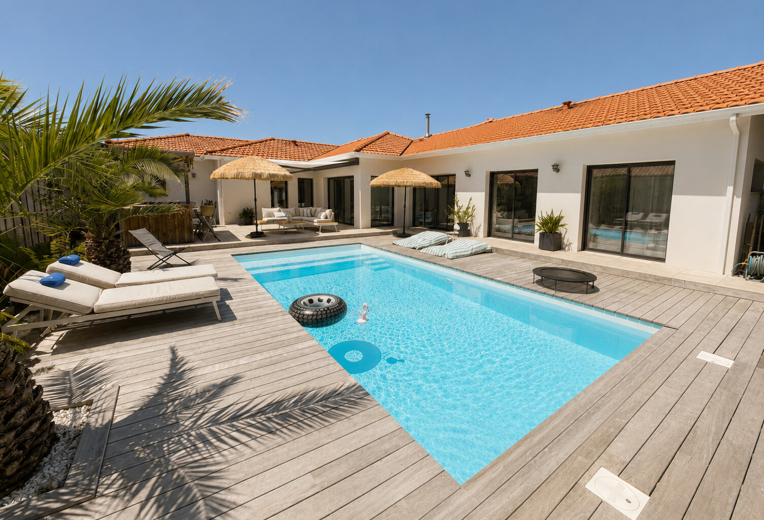ARÈS   SUPERBE VILLA CONTEMPORAINE AVEC PISCINE ET DEPENDANC — photo 1