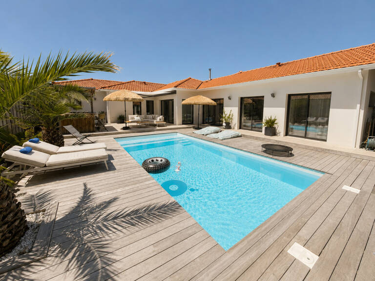 ARÈS   SUPERBE VILLA CONTEMPORAINE AVEC PISCINE ET DEPENDANC — photo 1