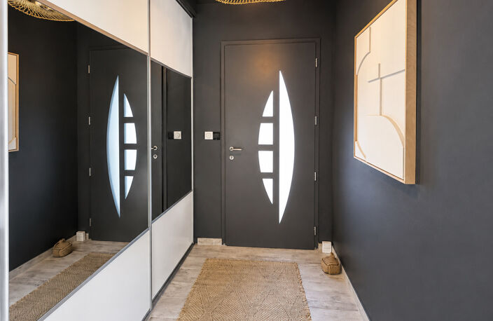 ARÈS   SUPERBE VILLA CONTEMPORAINE AVEC PISCINE ET DEPENDANC — photo 3