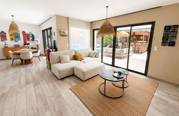 ARÈS   SUPERBE VILLA CONTEMPORAINE AVEC PISCINE ET DEPENDANC — photo 4