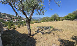 Terrain  700 m² à vendre à Levens (06670)