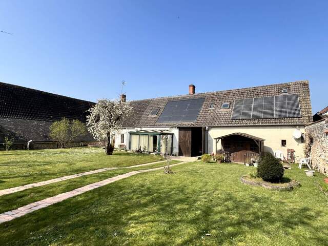 Maison 5 pièces 128 m² à Saint-Flovier — photo du bien