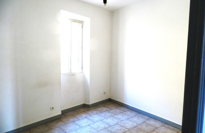 1336O ROQUEVAIRE Appartement 60 m2 . — photo 4