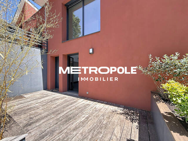 Duplex 4 pièces de 98 m2 avec terrasses et stationnements pr — photo du bien