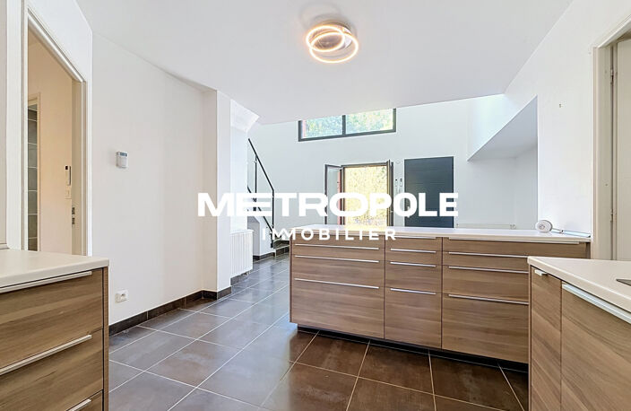 Duplex 4 pièces de 98 m2 avec terrasses et stationnements pr — photo 3