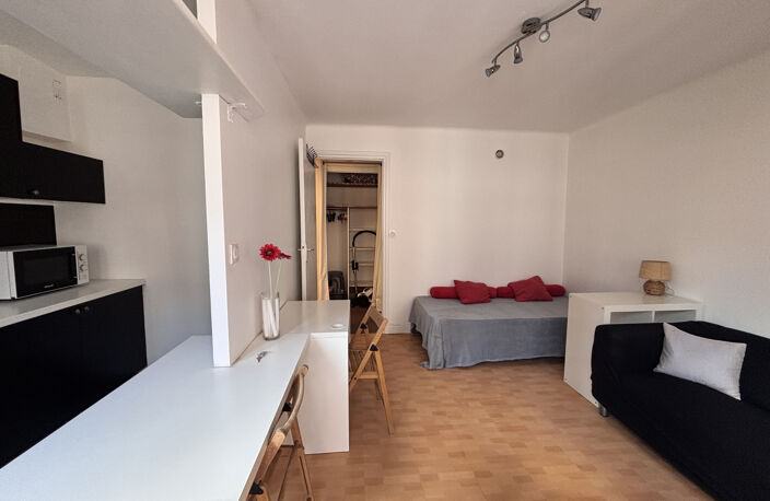 CAPITOLE - T1 meublé de 26m2 avec terrasse - 720 EUR — photo 3