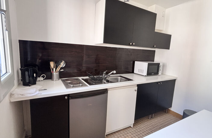 CAPITOLE - T1 meublé de 26m2 avec terrasse - 720 EUR — photo 4