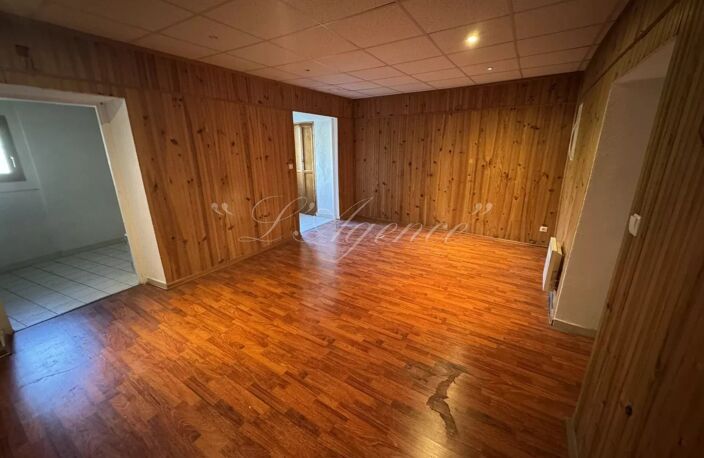 local commercial — photo 4