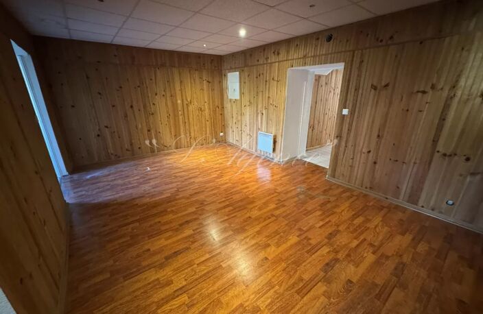 local commercial — photo 5