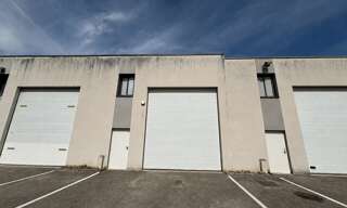 Commerce  369 m² à louer à Saint-Laurent-de-Mure (69720)