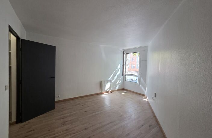 Appartement studio à SAINT DENIS — photo 4