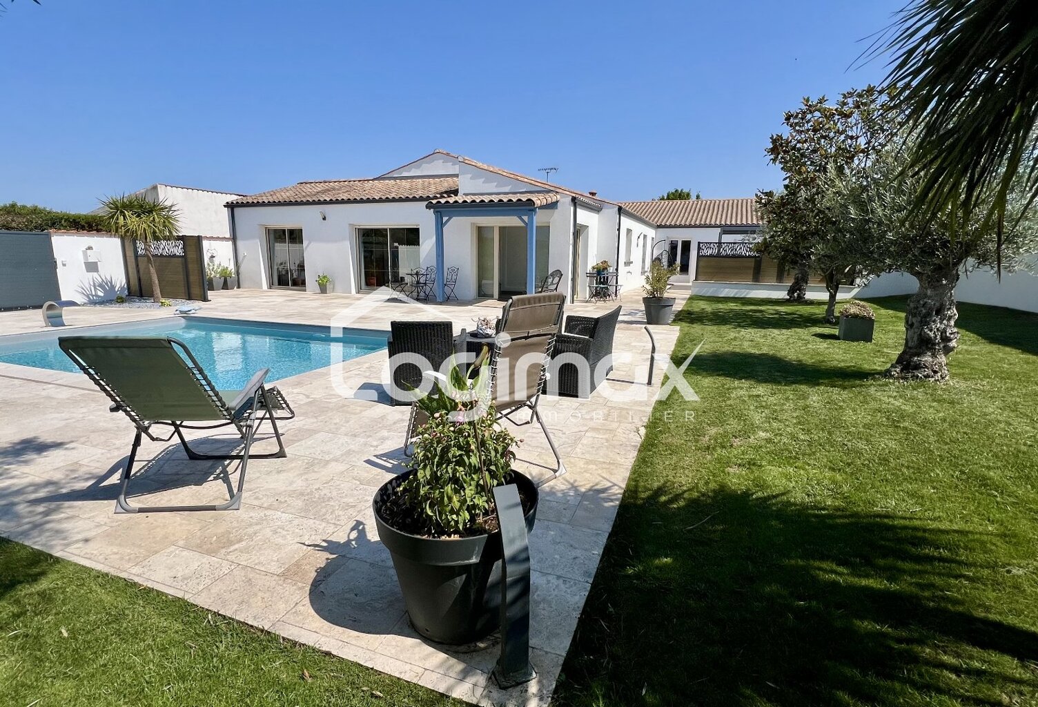 Vente maison 5 pièces 140 m² Angoulins (17690) — photo 1