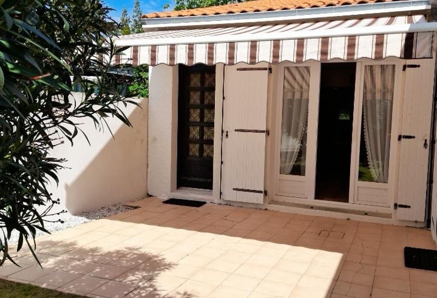 La Rochelle - Maison de plain-pied avec jardin et dépendance — photo 1