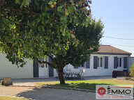 Maison familiale avec piscine, double garage et nombreuses dépendances — photo 2