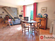 Maison familiale avec piscine, double garage et nombreuses dépendances — photo 3