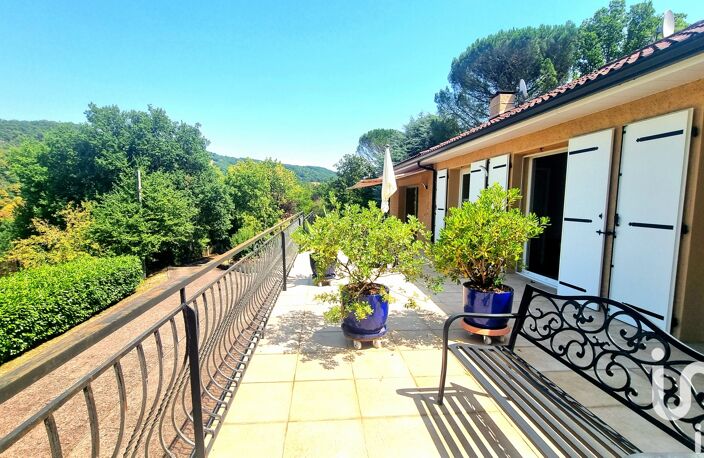 Vente Maison/villa 9 pièces — photo 2
