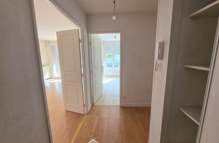 Appartement - 54.42m² - Bordeaux — photo 3