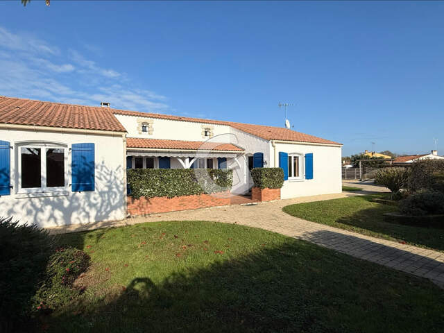 MAISON 5 PIECES 137 m2 A VENDRE LONGEVILLE SUR MER — photo du bien