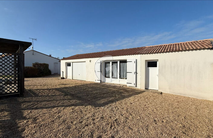 MAISON 5 PIECES 137 m2 A VENDRE LONGEVILLE SUR MER — photo 4