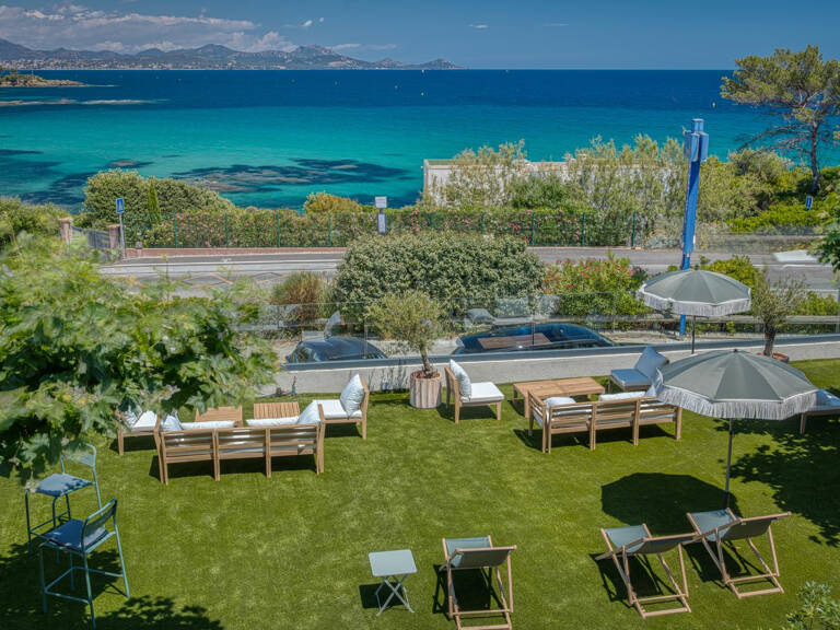 DU STUDIO AU T3 AU SEIN D'UNE RESIDENCE INTIMISTE 8 LOTS  À 50 M DE LA PLAGE AUX ISSAMBRES — photo 1