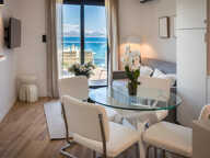 DU STUDIO AU T3 AU SEIN D'UNE RESIDENCE INTIMISTE 8 LOTS  À 50 M DE LA PLAGE AUX ISSAMBRES — photo 2