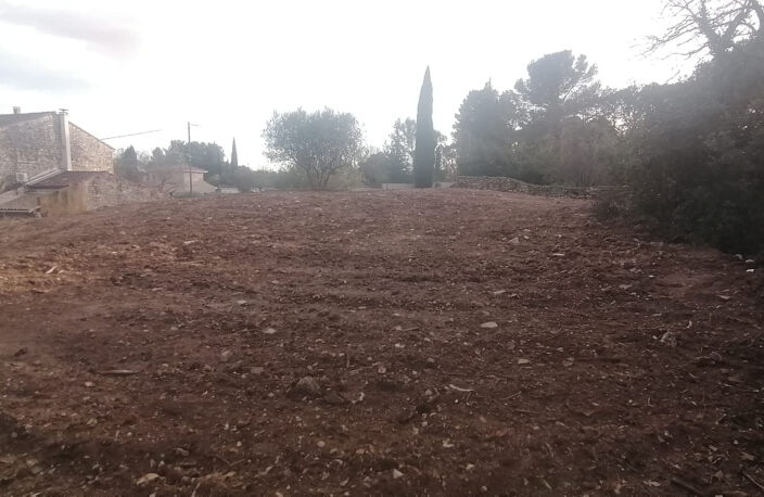 2000 m2 de TERRAIN à batir ( possibilité de faire 2 lots ) 70 % de possibilité d'emprise au sol entre CASTRIES — photo 3