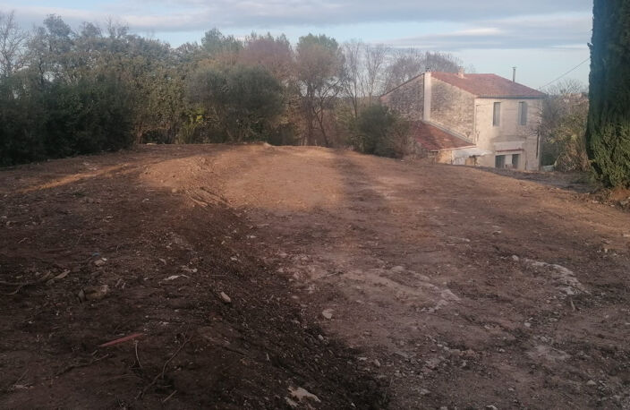 2000 m2 de TERRAIN à batir ( possibilité de faire 2 lots ) 70 % de possibilité d'emprise au sol entre CASTRIES — photo 5