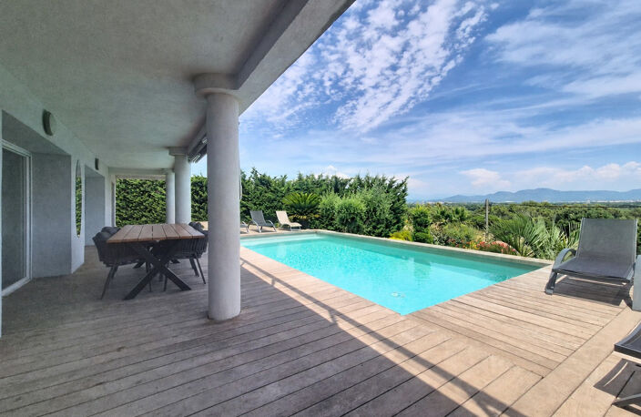 EXCLUSIVITE SAINT AYGULF Villa 190m2 avec piscine et magnifique vue mer — photo 4